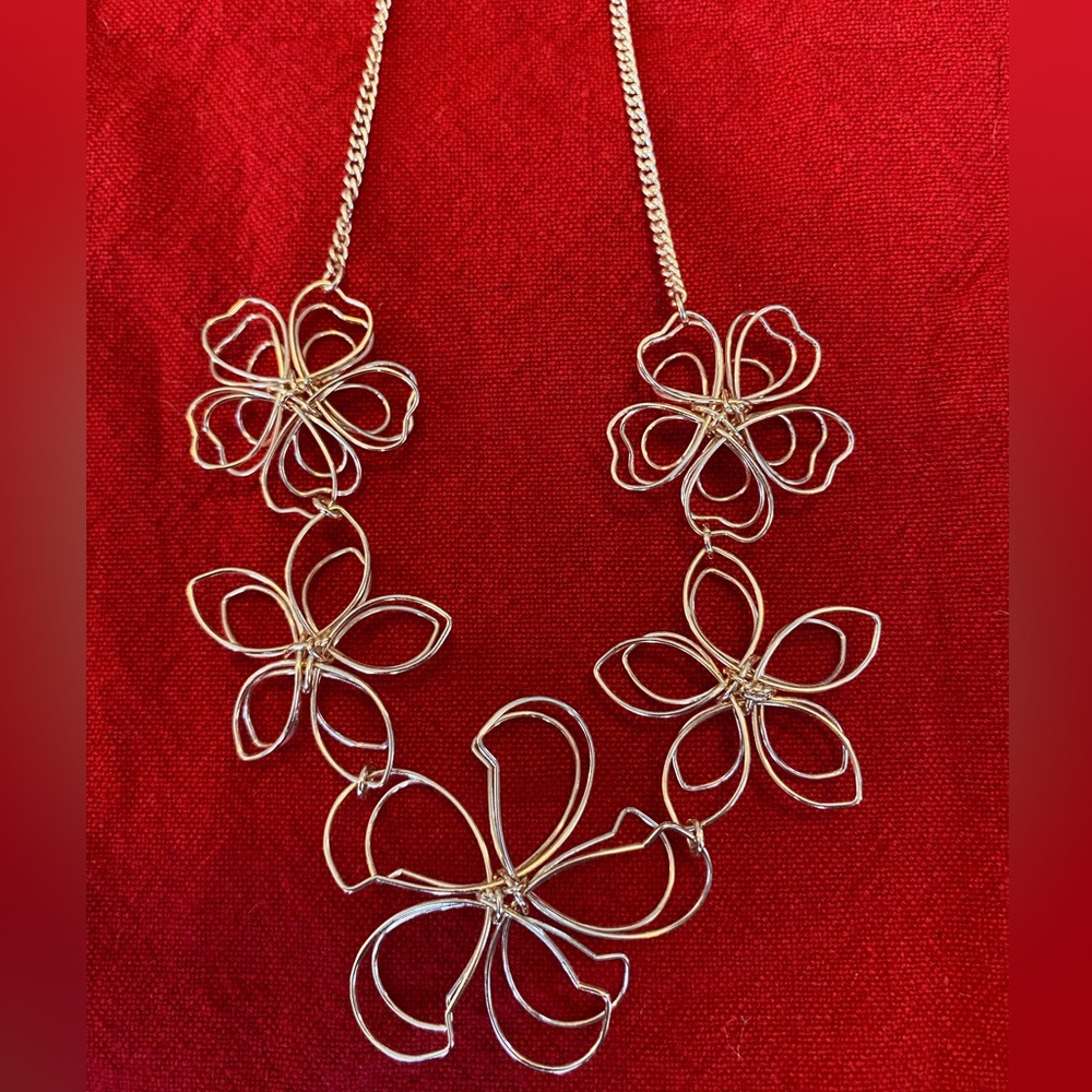 C1946 Three-Dimensional Wire Statement Necklace O… - image 1